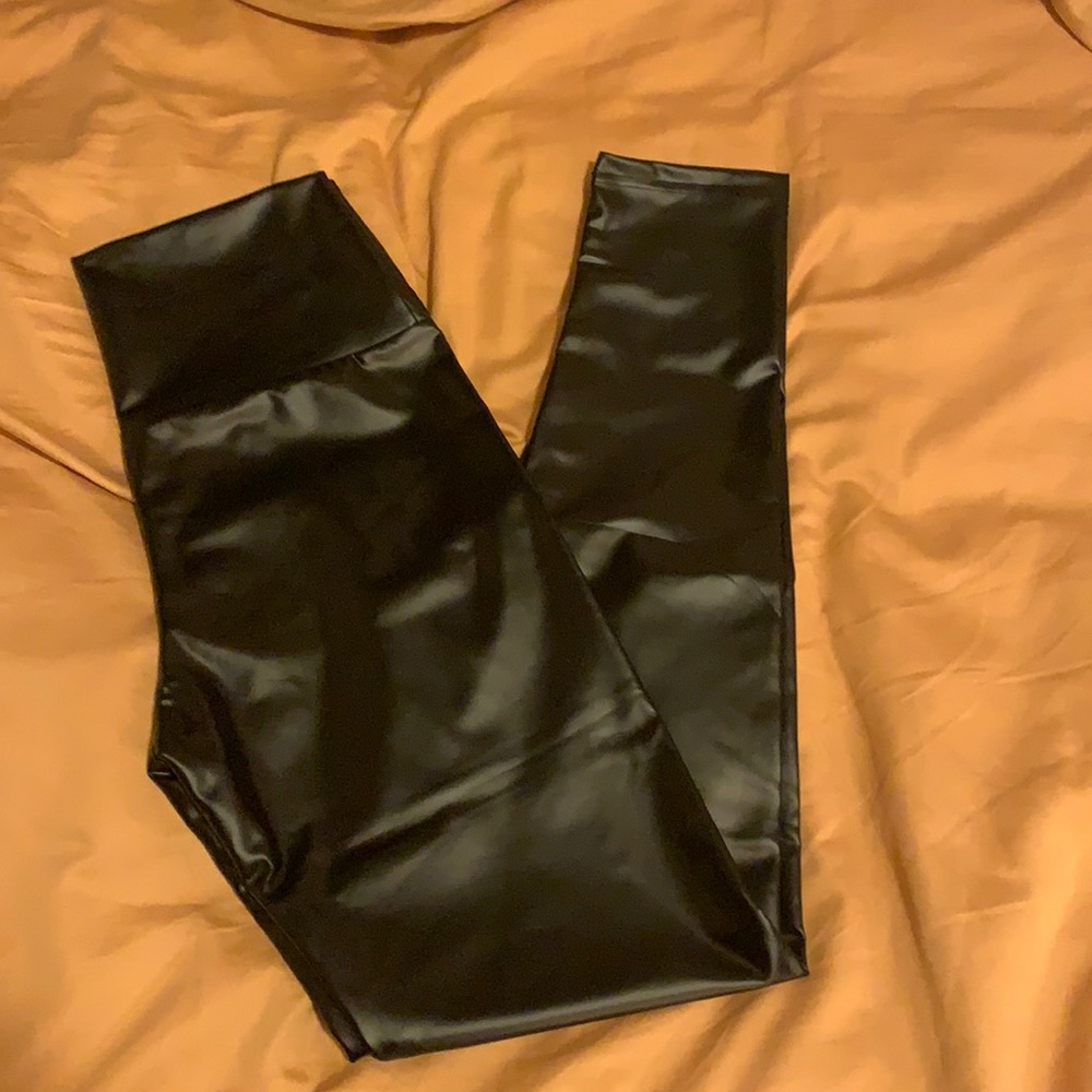 Leather leggings